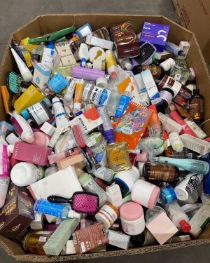 Cosmetics and Beauty Pallets - Image 12