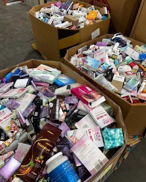 Cosmetics and Beauty Pallets - Image 10