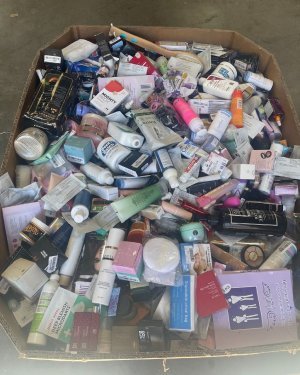 Cosmetics and Beauty Pallets - Image 16