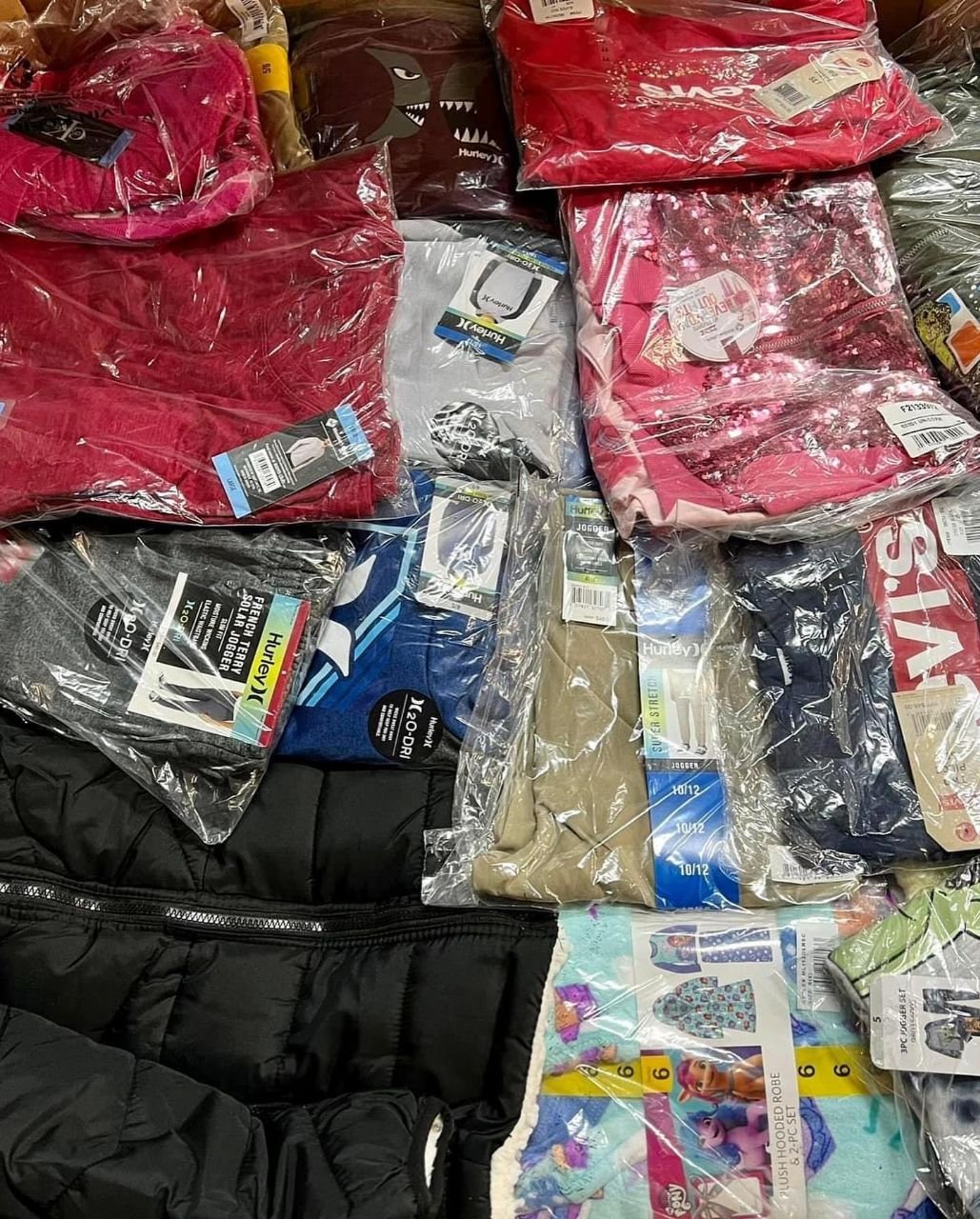 Sam's club clothes pallets - Image 7