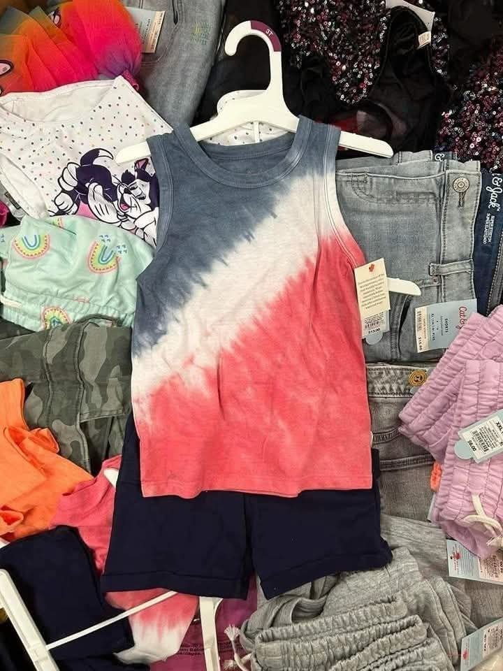 Children clothes pallets - Image 12