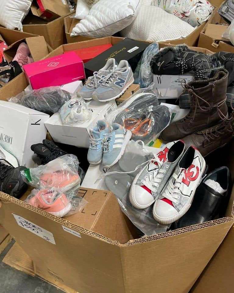 Overstock Shoes Pallets - Image 8