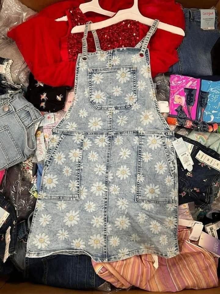 Children clothes pallets - Image 14