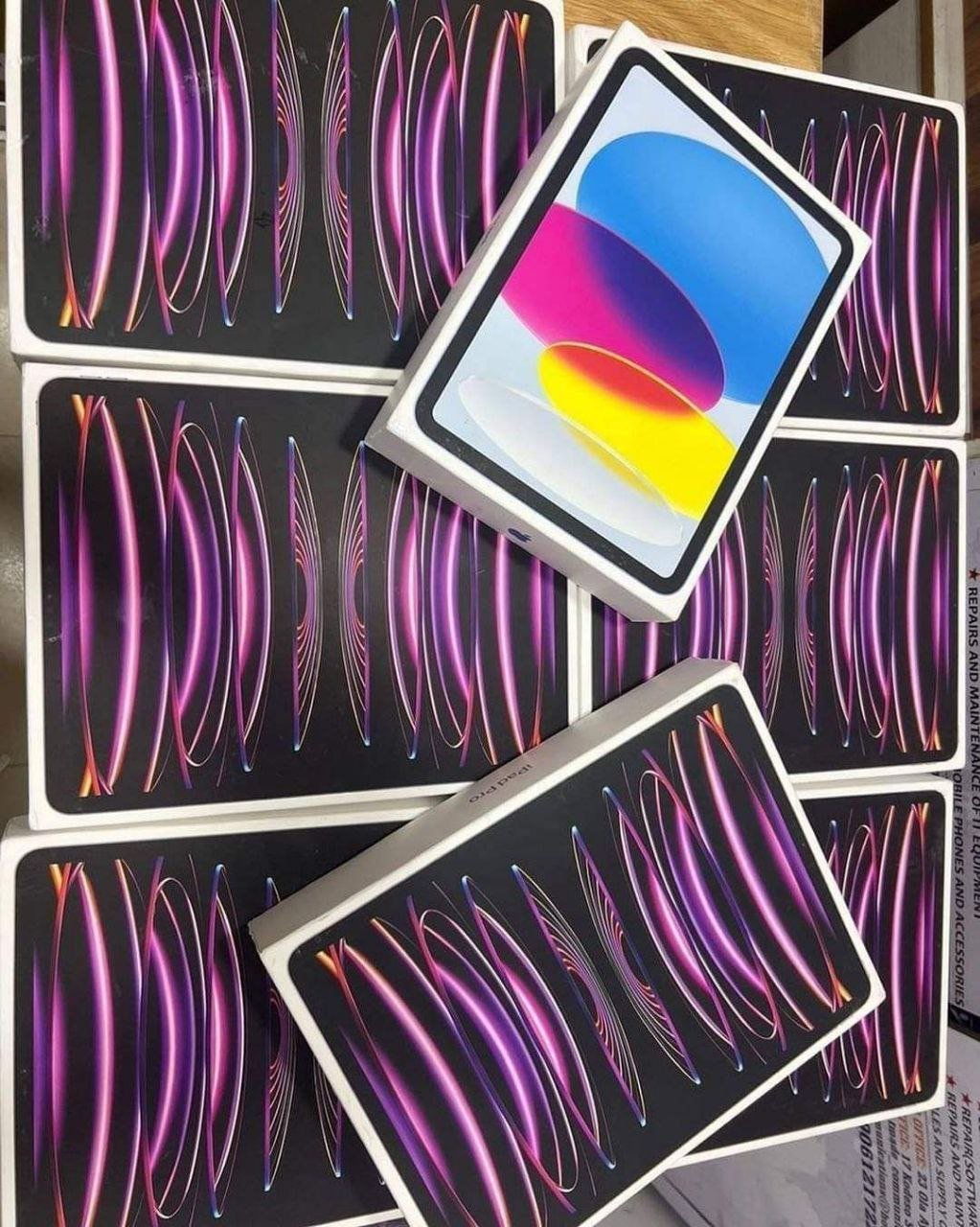 Apple iPad pro pallets