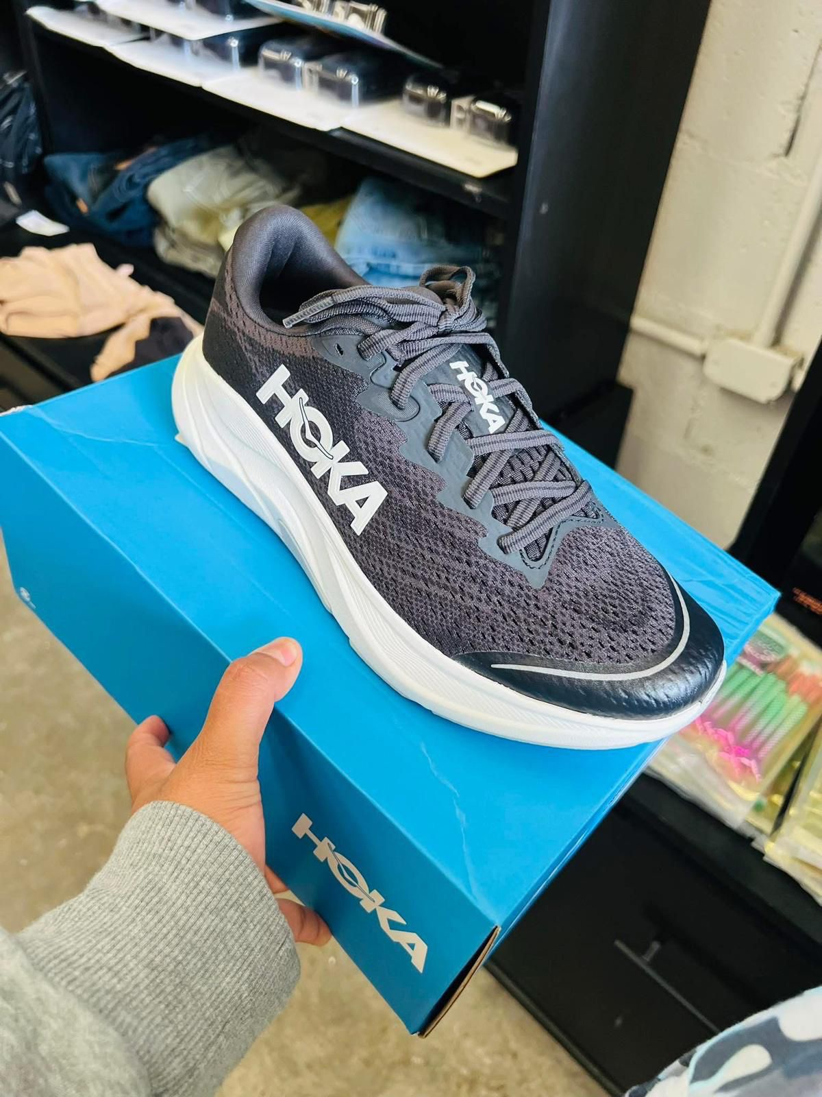 HOKA SHOE PALLET